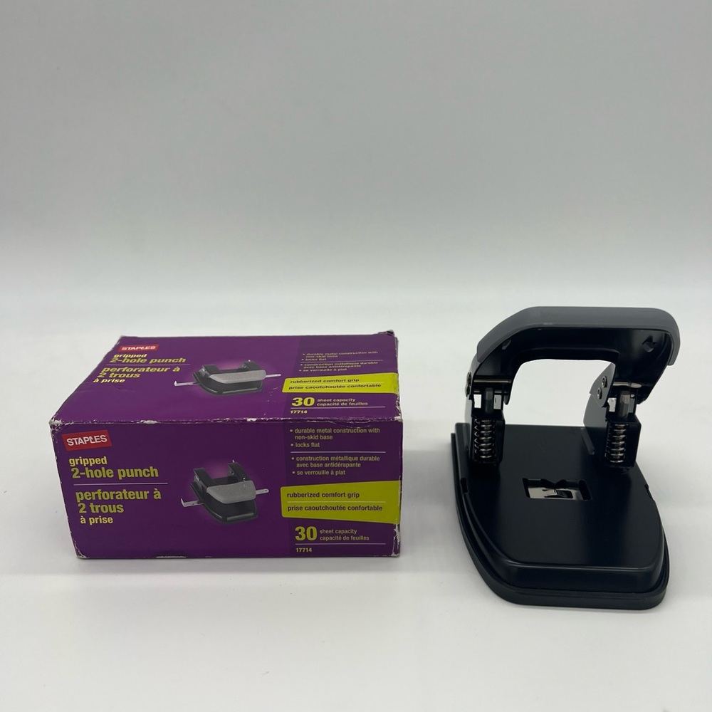 Two Hole Punch 30 Sheet Capacity Grip Handle Office Staples